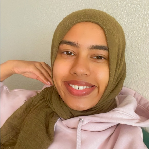 brwngirlposhing